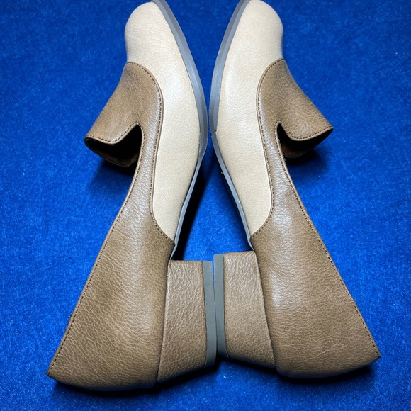 But another innocent tale… vintage-style low heels - Picture 2 of 3